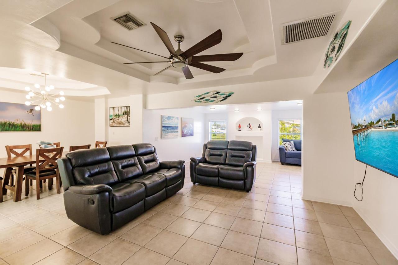 New! Dock Canal Family Home W/Pool & Gulf Access! North Fort Myers Extérieur photo